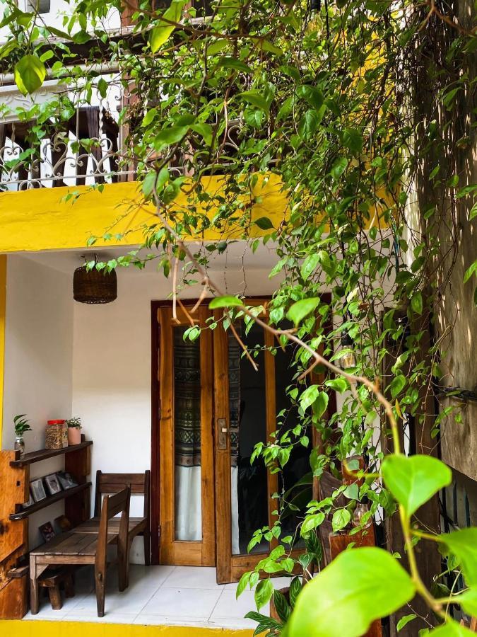 Chu Nhat Cafe & Homestay - 12 Ngo 41 Duong Lang - Co So 1 Hanoi Exterior photo