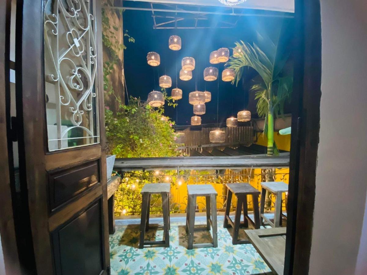 Chu Nhat Cafe & Homestay - 12 Ngo 41 Duong Lang - Co So 1 Hanoi Exterior photo
