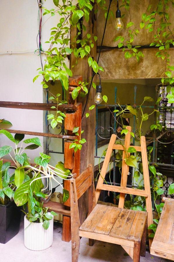 Chu Nhat Cafe & Homestay - 12 Ngo 41 Duong Lang - Co So 1 Hanoi Exterior photo
