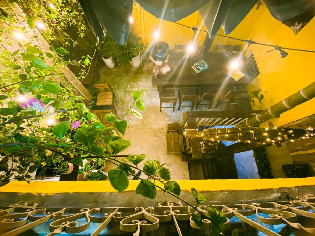 Chu Nhat Cafe & Homestay - 12 Ngo 41 Duong Lang - Co So 1 Hanoi Exterior photo