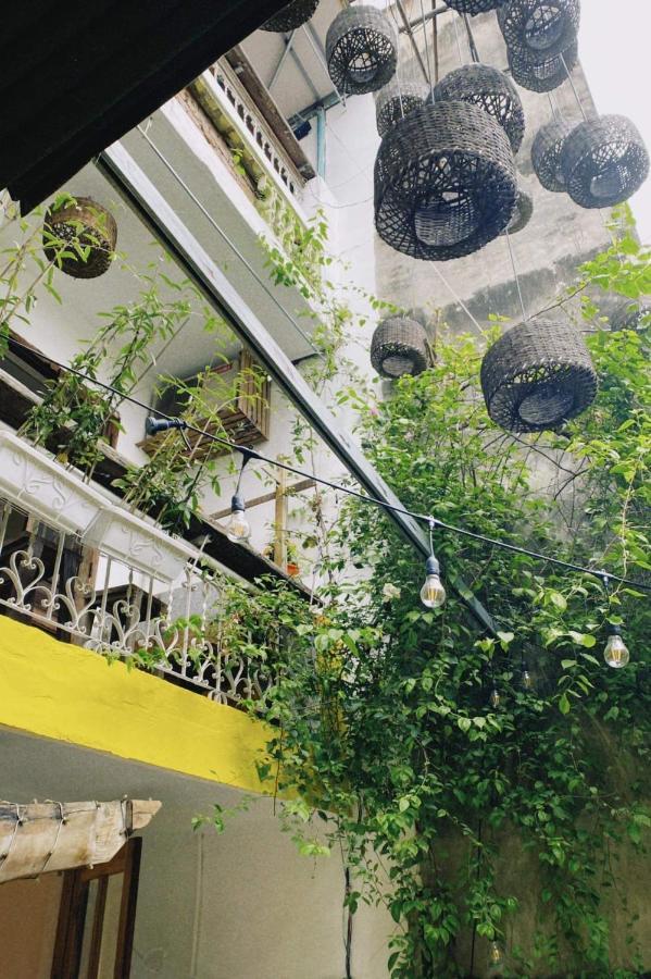 Chu Nhat Cafe & Homestay - 12 Ngo 41 Duong Lang - Co So 1 Hanoi Exterior photo