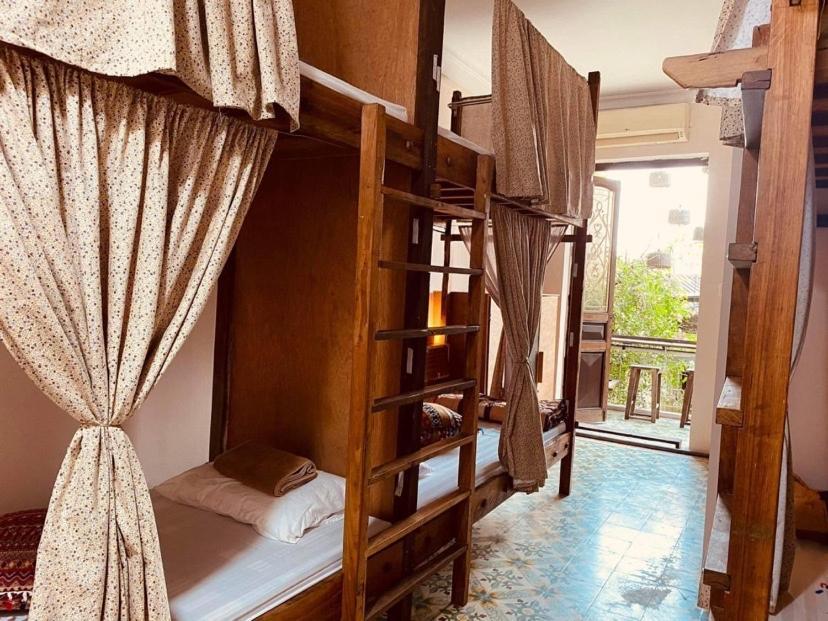 Chu Nhat Cafe & Homestay - 12 Ngo 41 Duong Lang - Co So 1 Hanoi Exterior photo